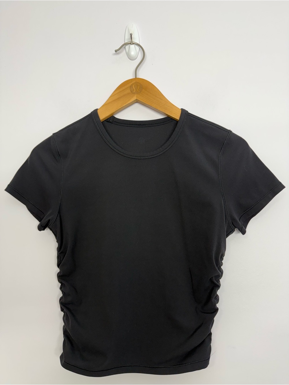 Lululemon All It Takes Nulu T-Shirt Black Size 6/8? PTP: 16.5”
